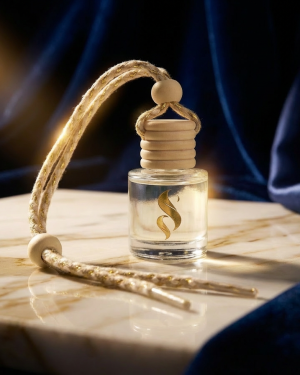 Carolina Herrera Good Girl hanging Car Diffuser